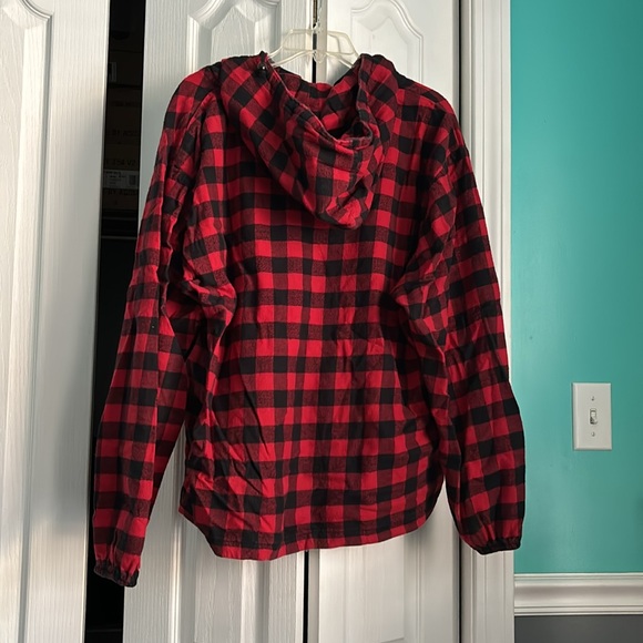 The Vermont Flannel Co. Lightly Work hooded flannel. - Picture 8 of 8